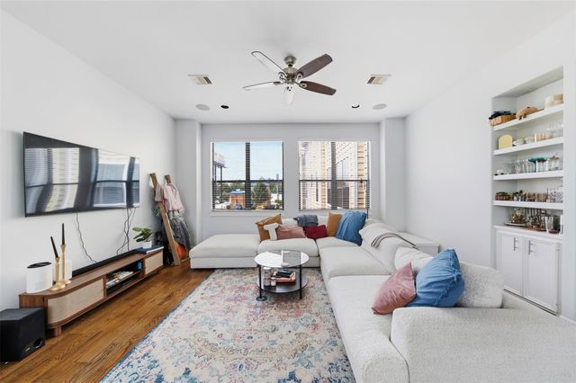214 W 28th Street, Houston, TX 77008