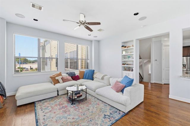 214 W 28th Street, Houston, TX 77008