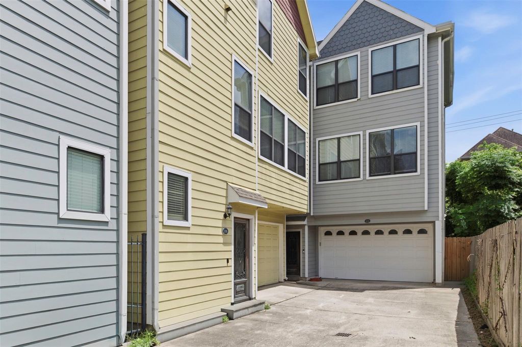 214 W 28th Street, Houston, TX 77008
