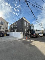 11 Merchant Pl, Newark City, NJ 07105