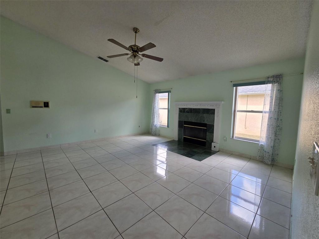 Image 16 of property listing at 1011 CALIFORNIA CREEK DRIVE, Oviedo, FL 32765