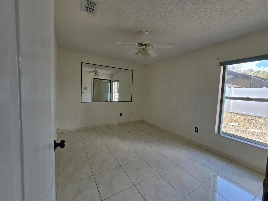 Image 20 of property listing at 1011 CALIFORNIA CREEK DRIVE, Oviedo, FL 32765