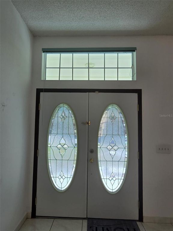 Image 3 of property listing at 1011 CALIFORNIA CREEK DRIVE, Oviedo, FL 32765