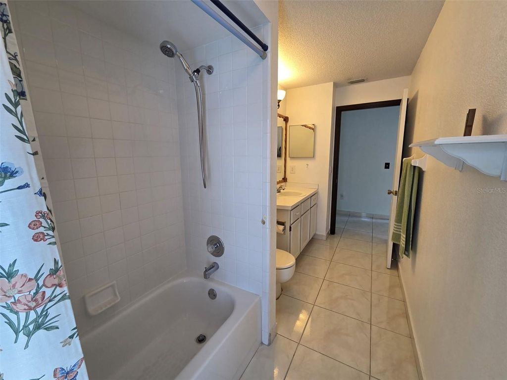 Image 21 of property listing at 1011 CALIFORNIA CREEK DRIVE, Oviedo, FL 32765