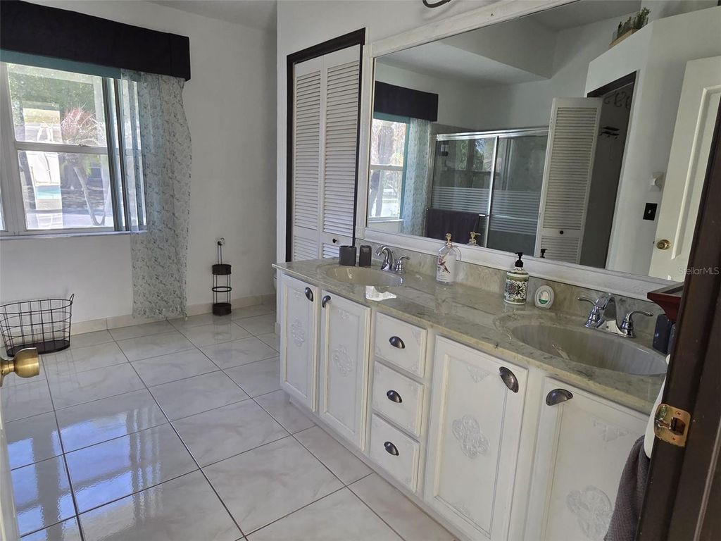 Image 30 of property listing at 1011 CALIFORNIA CREEK DRIVE, Oviedo, FL 32765