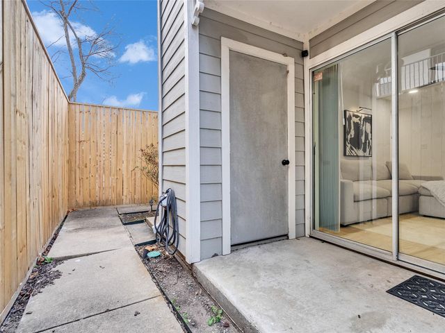 4200 Watson Street 201, Houston, TX 77009