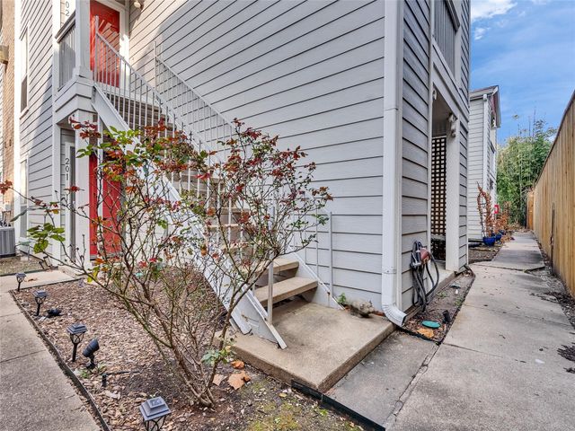 4200 Watson Street 201, Houston, TX 77009