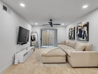 4200 Watson Street 201, Houston, TX 77009