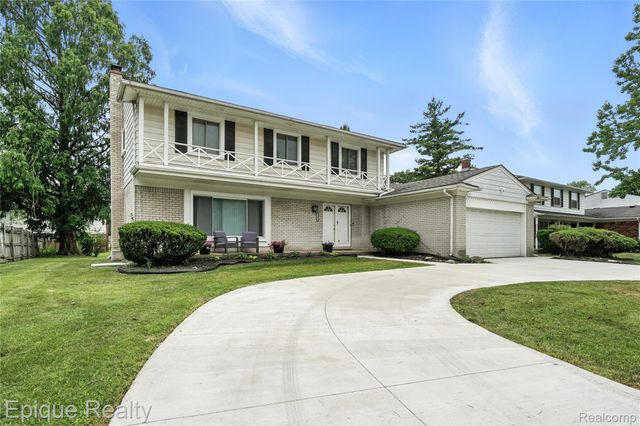 22679 Bell Brook Street, Southfield, MI 48034