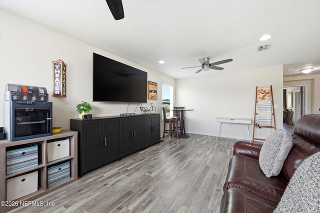 15974 GREAT LAKES Circle, Jacksonville, FL 32218