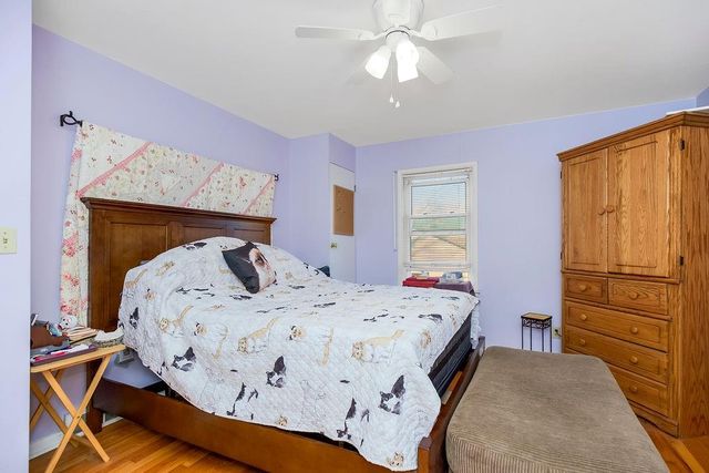 1104 NE Shady Lane Drive, Kansas City, MO 64118