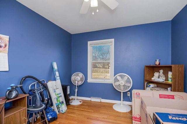 1104 NE Shady Lane Drive, Kansas City, MO 64118