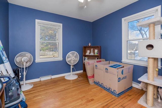 1104 NE Shady Lane Drive, Kansas City, MO 64118