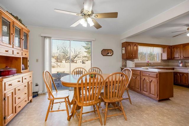 1104 NE Shady Lane Drive, Kansas City, MO 64118