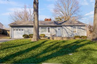 1104 NE Shady Lane Drive, Kansas City, MO 64118
