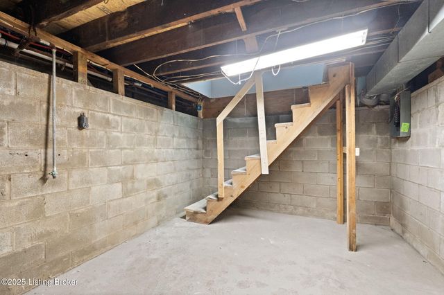 2222 Duncan St, Louisville, KY 40212