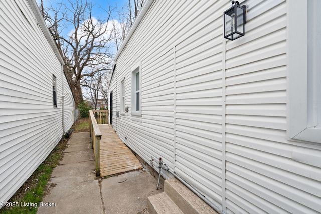 2222 Duncan St, Louisville, KY 40212