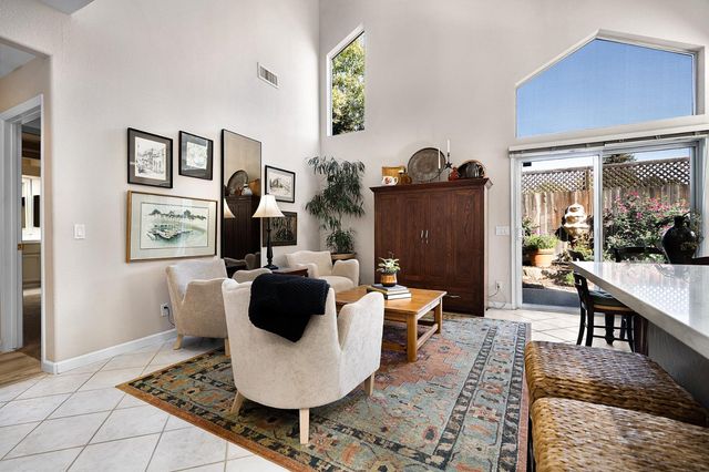 2315 Fallwater Ln, Carmichael, CA 95608