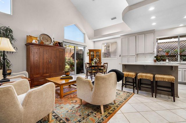 2315 Fallwater Ln, Carmichael, CA 95608