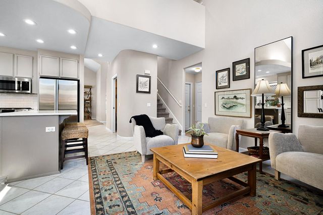 2315 Fallwater Ln, Carmichael, CA 95608