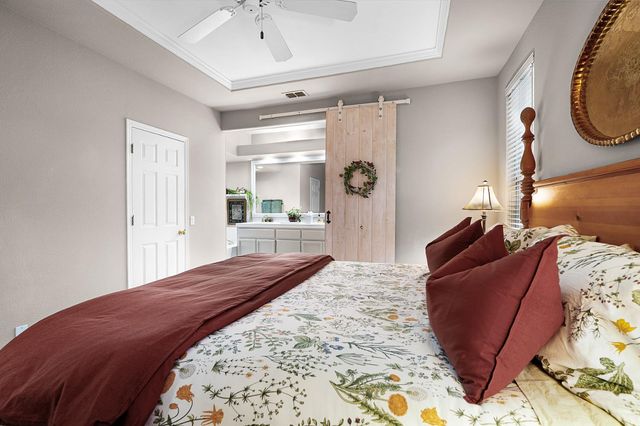 2315 Fallwater Ln, Carmichael, CA 95608