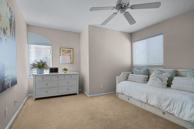 2315 Fallwater Ln, Carmichael, CA 95608