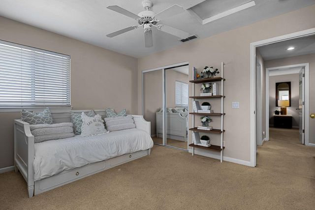 2315 Fallwater Ln, Carmichael, CA 95608