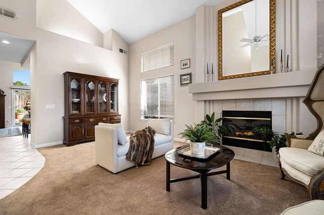 2315 Fallwater Ln, Carmichael, CA 95608