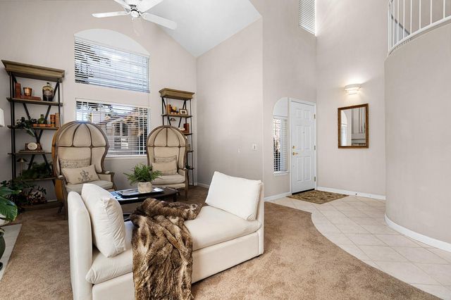 2315 Fallwater Ln, Carmichael, CA 95608
