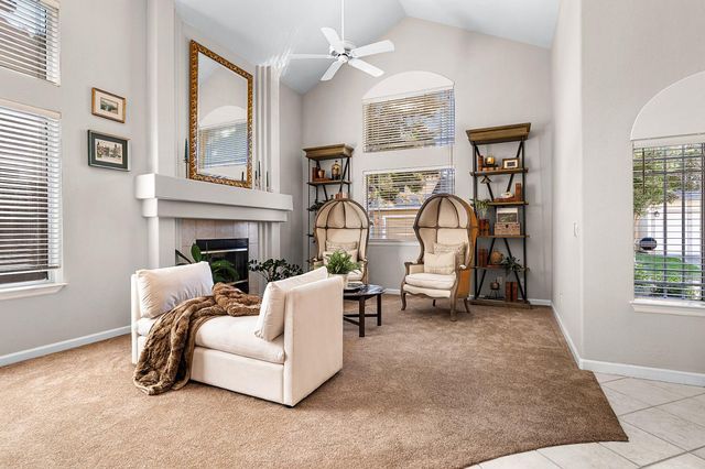 2315 Fallwater Ln, Carmichael, CA 95608