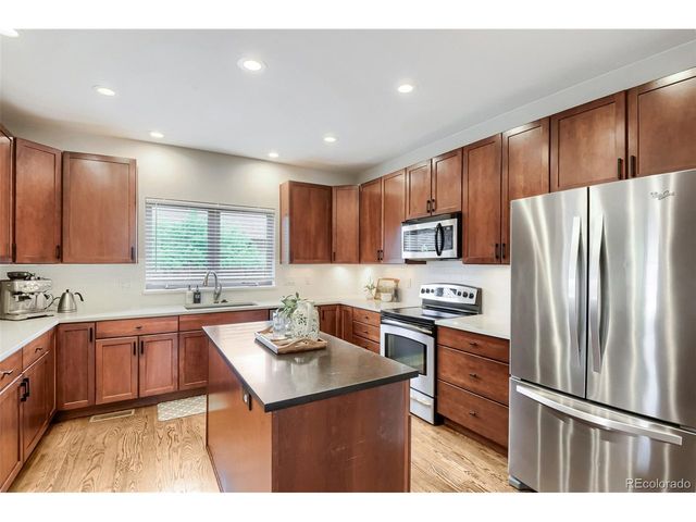 3059 S University Cir, Englewood, CO 80113