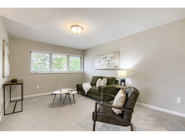 3059 S University Cir, Englewood, CO 80113