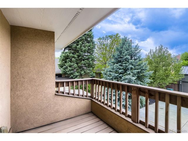 3059 S University Cir, Englewood, CO 80113