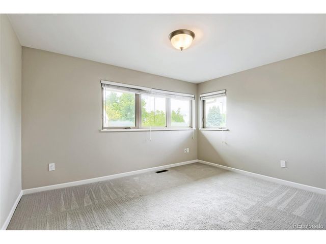 3059 S University Cir, Englewood, CO 80113
