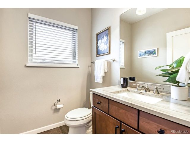 3059 S University Cir, Englewood, CO 80113