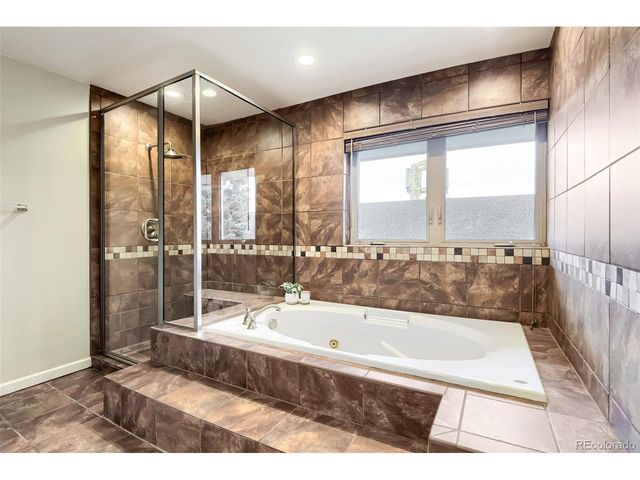 3059 S University Cir, Englewood, CO 80113
