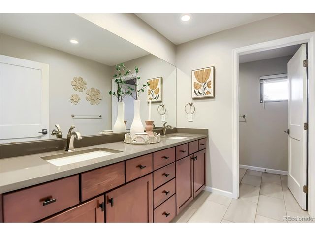 3059 S University Cir, Englewood, CO 80113