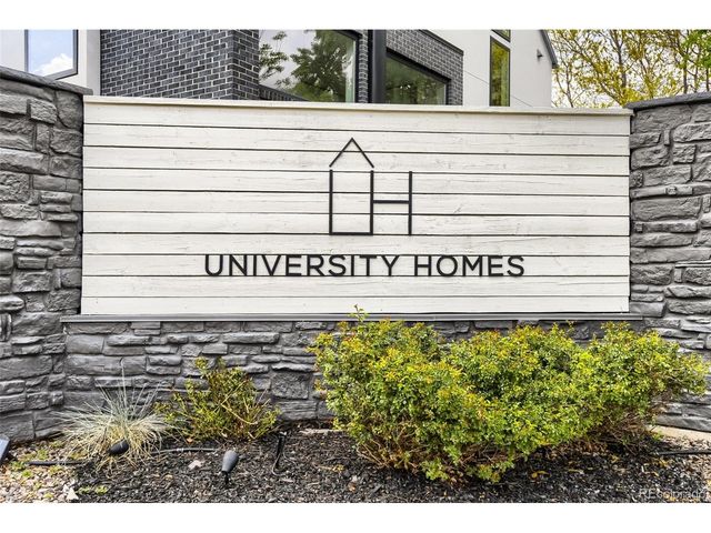 3059 S University Cir, Englewood, CO 80113