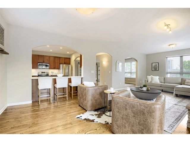 3059 S University Cir, Englewood, CO 80113