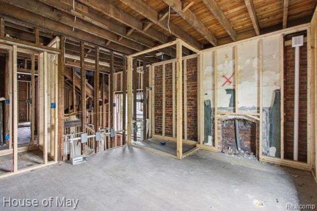 676 Atkinson Street, Detroit, MI 48202