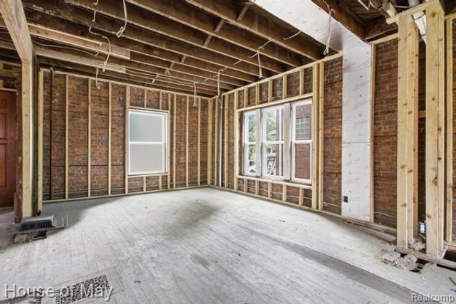 676 Atkinson Street, Detroit, MI 48202