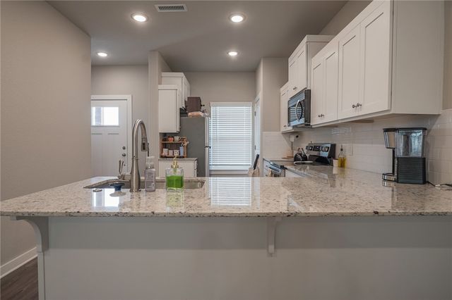 668 N Littleleaf Terrace 14, Fayetteville, AR 72704