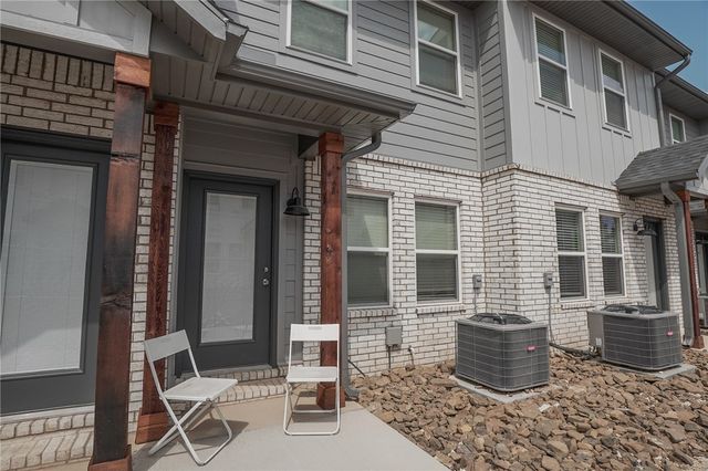 668 N Littleleaf Terrace 14, Fayetteville, AR 72704