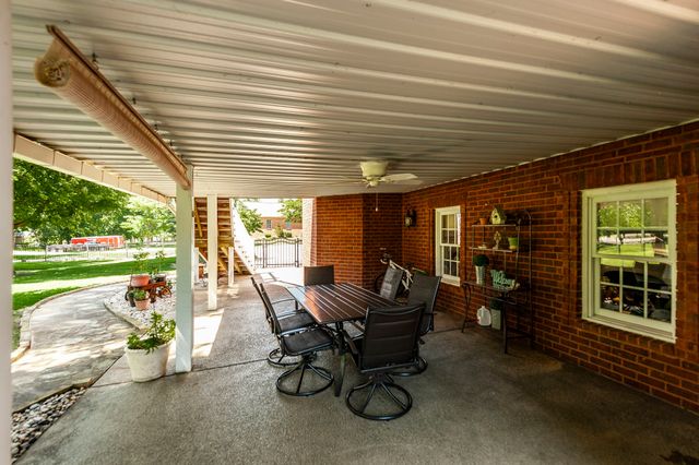 1820 Hygeia Rd, Greenbrier, TN 37073