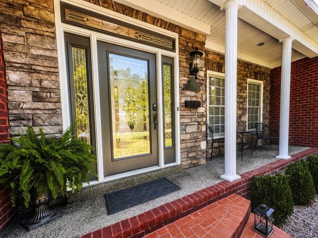 1820 Hygeia Rd, Greenbrier, TN 37073