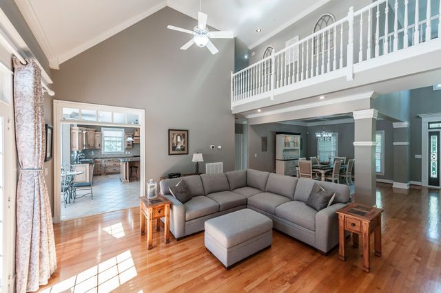 1820 Hygeia Rd, Greenbrier, TN 37073