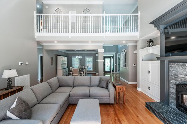 1820 Hygeia Rd, Greenbrier, TN 37073