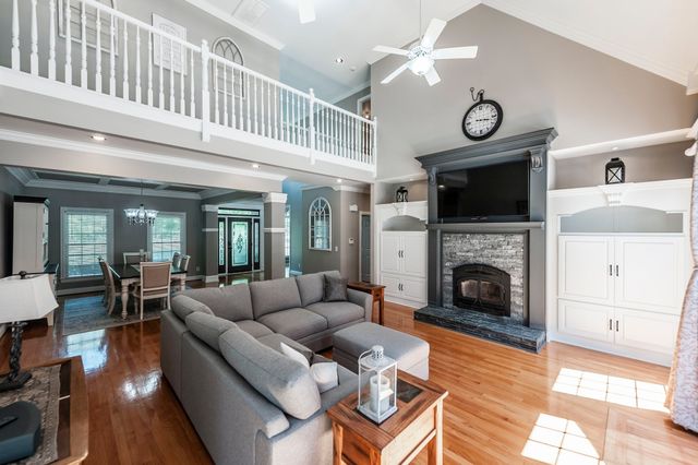 1820 Hygeia Rd, Greenbrier, TN 37073