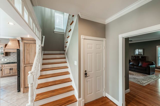1820 Hygeia Rd, Greenbrier, TN 37073