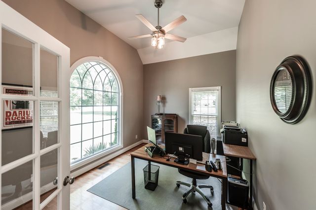 1820 Hygeia Rd, Greenbrier, TN 37073